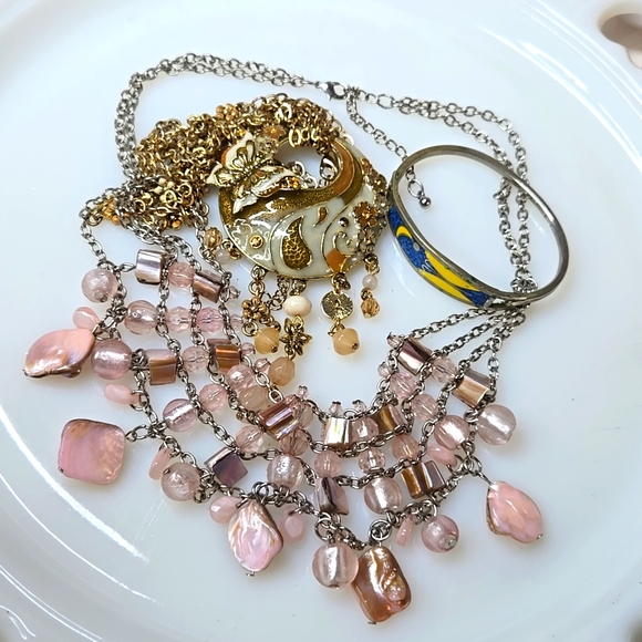 Bundle - Picture 1 of 1